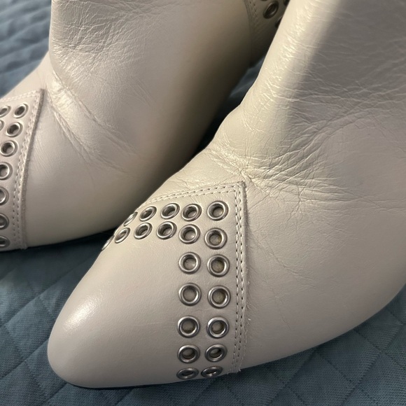ISABEL MARANT Demka Eyelet Grommet Leather Ankle Boots- White/ Size 37 (US 7) - Picture 4 of 16